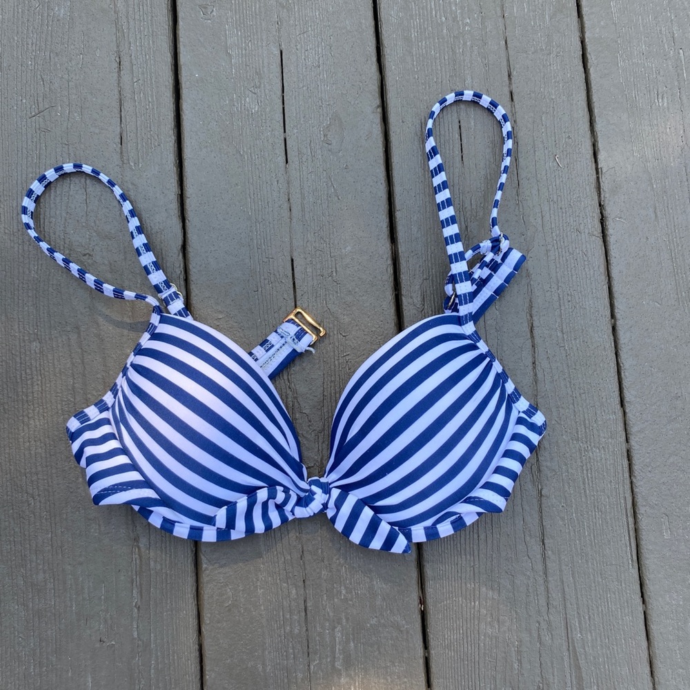 Padded Bikini Top, clasp closure